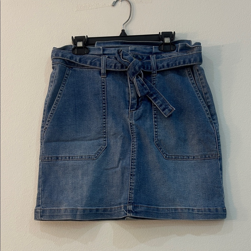 Chic High Low Denim Skirt with Tie Belt